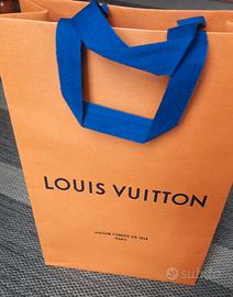 busta di carta Louis Vuitton e Chanel 