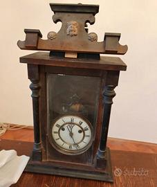 orologio a pendolo antico 