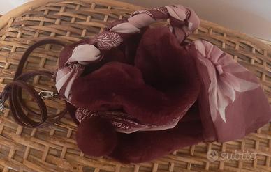 Borsa Bordeaux in Pelliccia Sintetica con Pon Pon