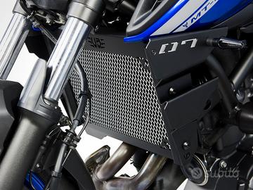 Protezione radiatore + fianchetti GP Yamaha MT-07