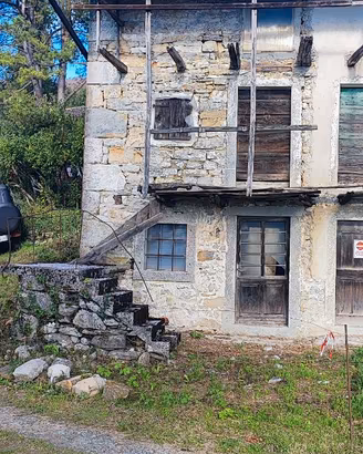 Rustico in pietra a Valle di Soffumbergo