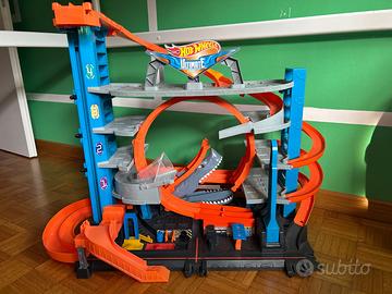 Pista hot weekend garage ultimate