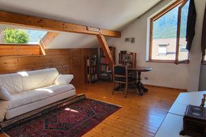 Mansarda arredata con bagno privato in villa