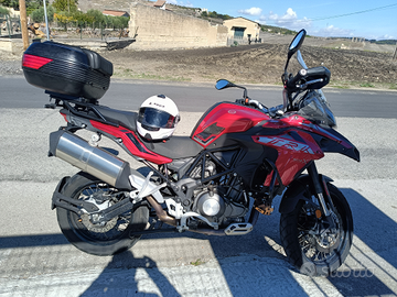 Benelli trk 502 × Red 2019