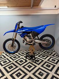 Yamaha yz 125 2025 restyling TARGATA