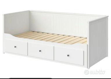 Letto con cassettoni