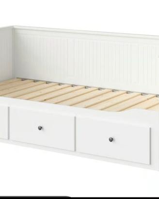 Letto con cassettoni