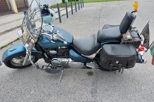 moto custom susuki vl del 2004