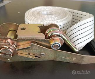 Cinghie di ancoraggio a cricchetto