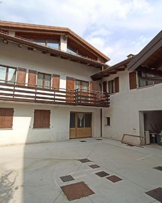 CASA INDIPENDENTE CON GIARDINO E SOFFITTA AL GR...