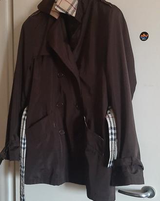 Giacca impermeabile rifiniture stile Burberry 