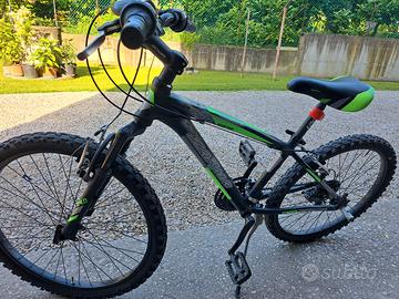 Mountain bike da ragazzo raggio 24
