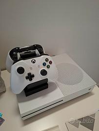 xbox one s+seagate4tb+2controller+carica