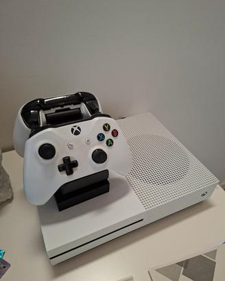 xbox one s+seagate4tb+2controller+carica