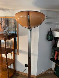 Piantana Quadrifoglio design Gae Aulenti champagne