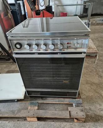 CUCINA A GAS 4 FUOCHI USATA