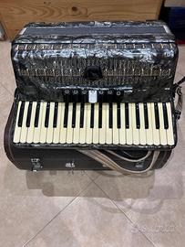 Fisarmonica BAILE vintage anni ’70’ con 120 bassi