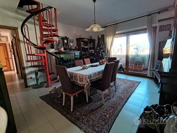 Ultimo piano bilivelli con veranda + terrazza