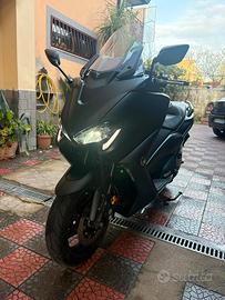 TMAX 560 2020