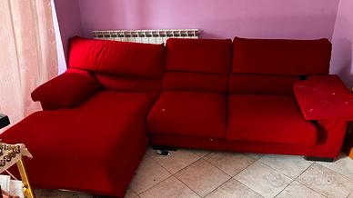 Divano angolare rosso con chaise longue – 5 posti