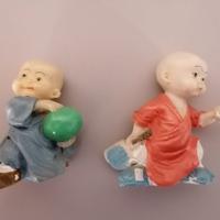 Statuine orientali, coppia di bambini che giocano