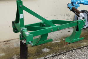 Aratro bivomere fisso trattore 30cv