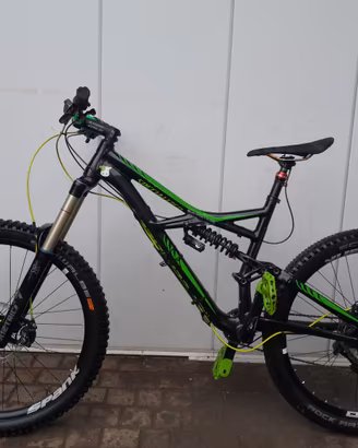 Specialized enduro taglia L-M