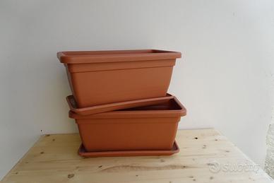 Coppia di fioriere vasi in plastica terracotta