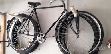 Bicicletta con freni a bacchetta