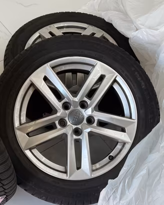 Cerchi audi a4  225 50 17 Completi