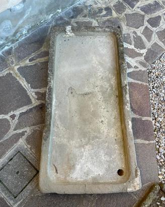 Mangiatoia / lavello in pietra