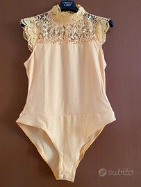 Body giallo con collo in pizzo