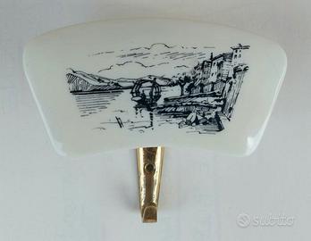 gancio appendiabiti in bachelite/ottone e la barca