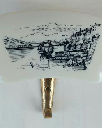 gancio appendiabiti in bachelite/ottone e la barca