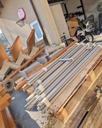 struttura diFerro con scalini in legno e parapetto