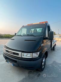 Carroattrezzi Iveco Daily patente B scarrabile