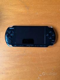 PSP 3004 con giochi e borsa