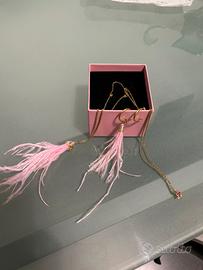 Collana lunga con piume rosa e orecchini nuovi