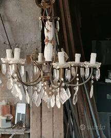 Lampadario con cristalli