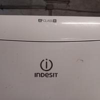 frigo a colonna indesit