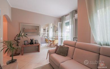 APPARTAMENTO CON 3 CAMERE DA LETTO E GARAGE