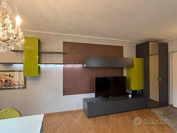 Mobile soggiorno completo di mensole