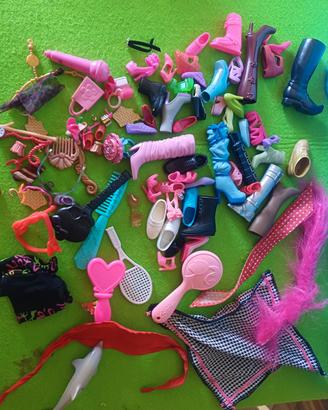 Lotto misto accessori Bambole Barbie e altre