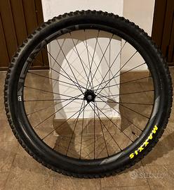 Ruota MTB anteriore Newmen Evolution 27.5