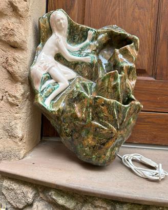 Fontana a muro donna ninfa dea scultura decorativa