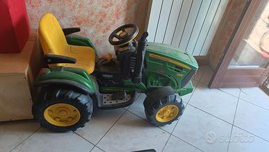 Trattore John Deere bambino