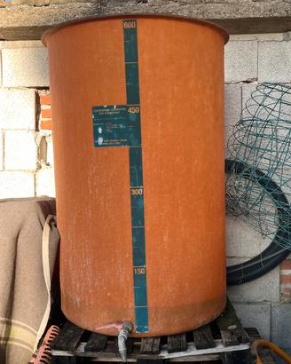 Cisterna in resina per vino olio o acqua