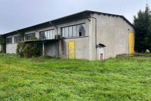 Immobile di 1590 m² con 2 locali a Città di Castel