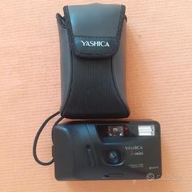 Macchina fotografica -  Modello Yashica J mini