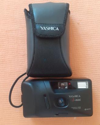 Macchina fotografica -  Modello Yashica J mini